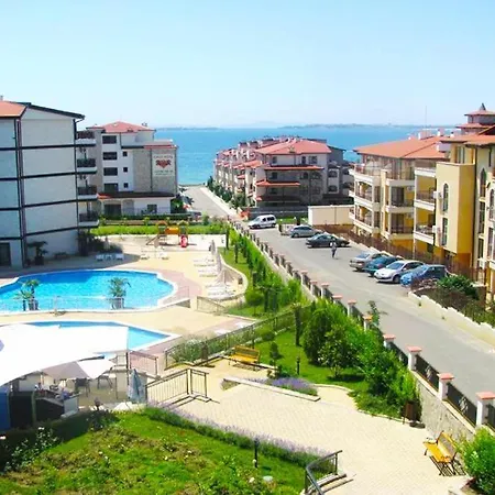 александър студио דירה