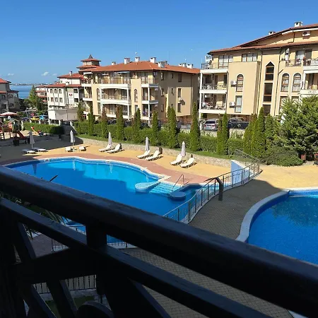 александър студио דירה